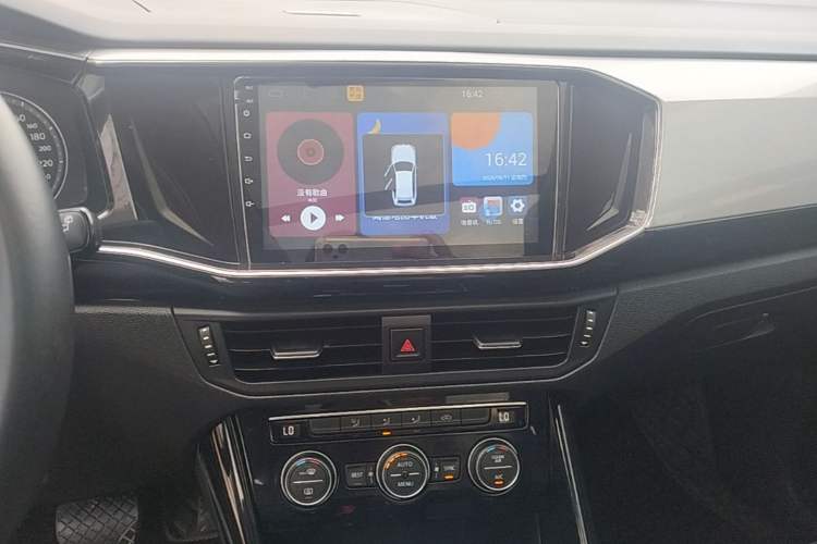 Used Volkswagen Tayron 2019 330TSI Two-Wheel Drive Luxury Model China VI Standard Audio And AC Panel