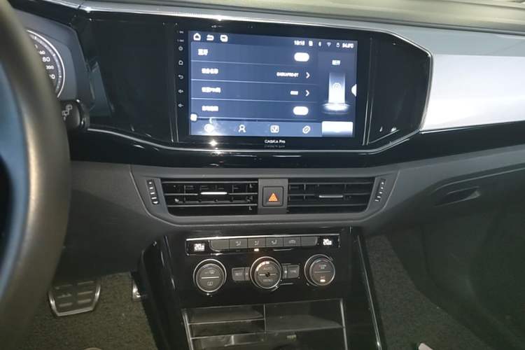 Used Volkswagen Tayron 2019 330TSI Two-Wheel-Drive Luxury Version China V Emission Standard Audio And AC Panel