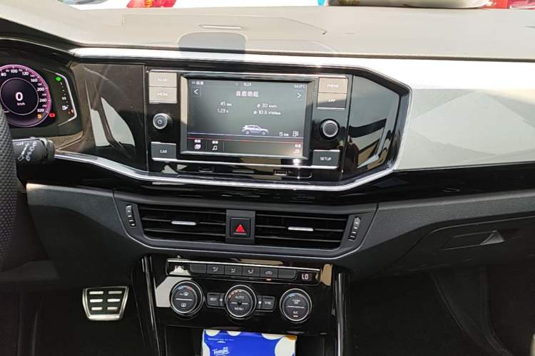 Used Volkswagen Tayron 2019 330TSI Two-Wheel Drive Luxury Model China VI Standard Audio And AC Panel