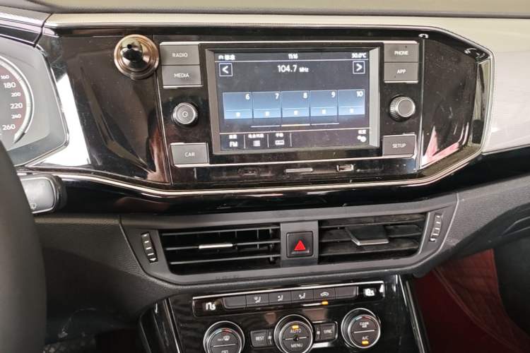 Used Volkswagen Tayron 2019 Teramont Edition 280TSI Two-Wheel Drive Luxury Model China VI Standard Audio And AC Panel