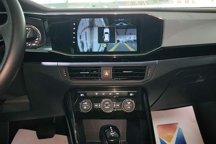 Used Volkswagen Tayron 2019 330TSI Two-Wheel Drive Luxury Model China VI Standard Audio And AC Panel
