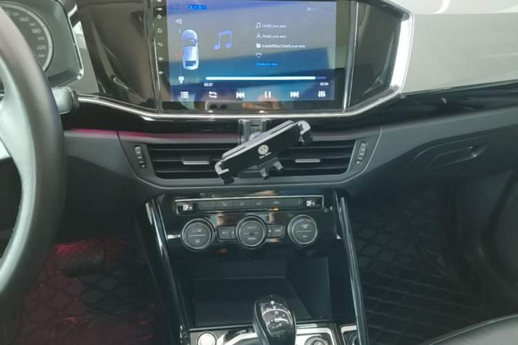 Used Volkswagen Tayron 2019 330TSI Two-Wheel Drive Luxury Model China VI Standard Audio And AC Panel