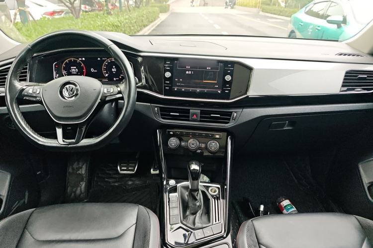 Used Volkswagen Tayron 2019 330TSI Two-Wheel-Drive Luxury Plus China VI Standard Audio And AC Panel