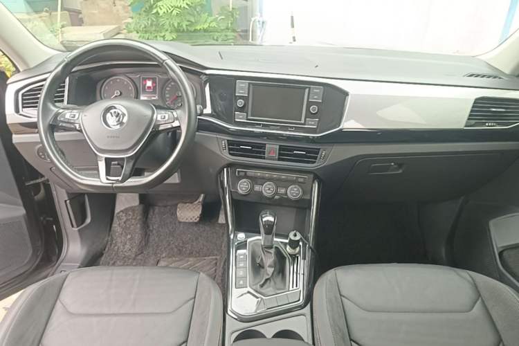 Used Volkswagen Tayron 2019 330TSI Two-Wheel-Drive Luxury Version China V Emission Standard Audio And AC Panel