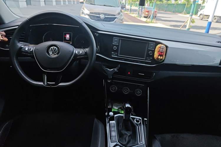 Used Volkswagen Tayron 2019 330TSI Two-Wheel Drive Luxury Model China VI Standard Center Console