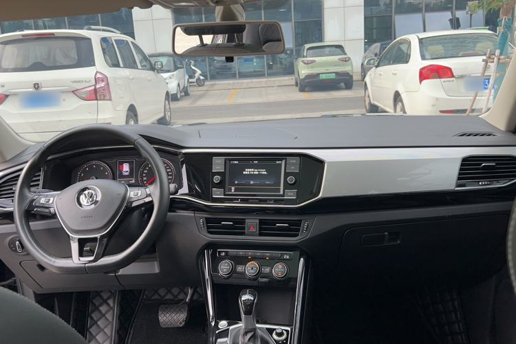 Used Volkswagen Tayron 2019 330TSI Two-Wheel Drive Luxury Model China VI Standard Center Console