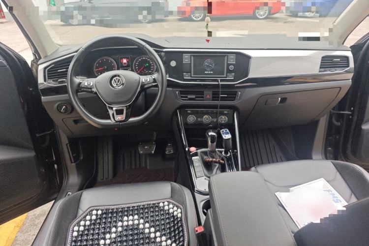 Used Volkswagen Tayron 2019 330TSI Two-Wheel Drive Luxury Model China VI Standard Center Console