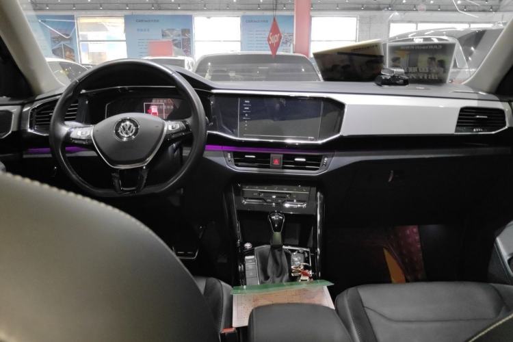 Used Volkswagen Tayron 2019 330TSI Four-Wheel Drive Luxury Version China VI Standard Center Console