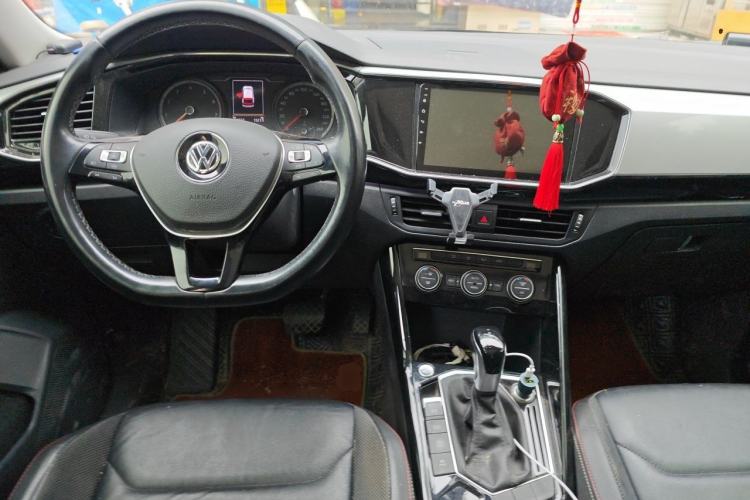 Used Volkswagen Tayron 2019 330TSI Two-Wheel Drive Luxury Model China VI Standard Center Console