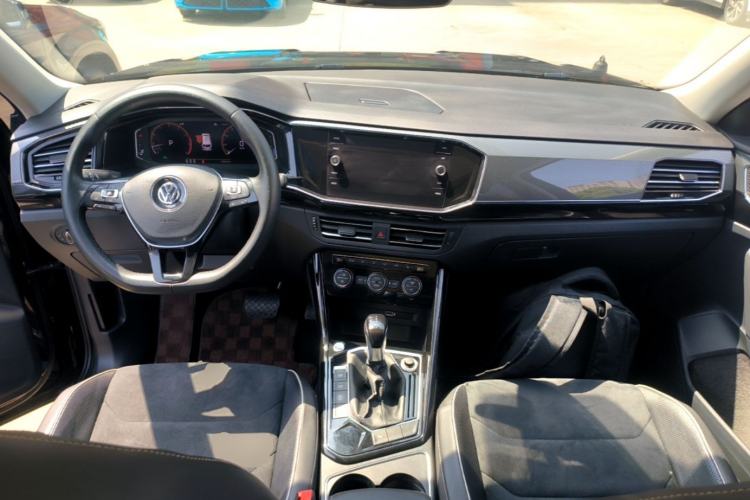 Used Volkswagen Tayron 2019 330TSI Two-Wheel Drive Prestige Version China V Standard Center Console