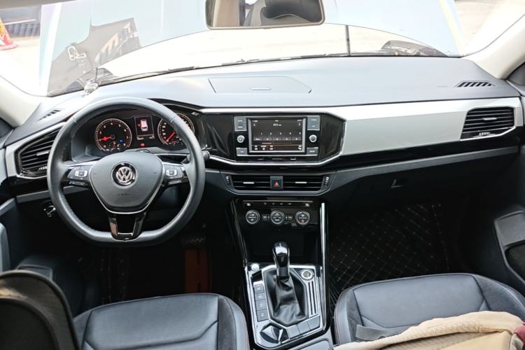 Used Volkswagen Tayron 2019 Teramont Edition 280TSI Two-Wheel Drive Luxury Model China VI Standard Center Console