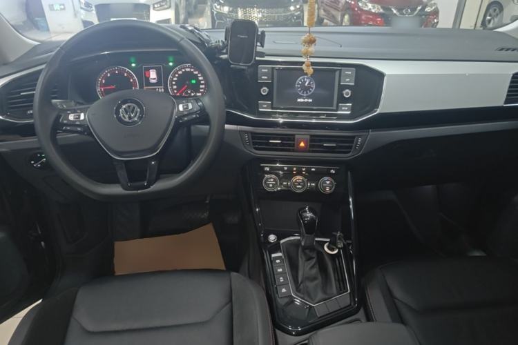Used Volkswagen Tayron 2019 330TSI Two-Wheel-Drive Luxury Version China V Emission Standard Center Console