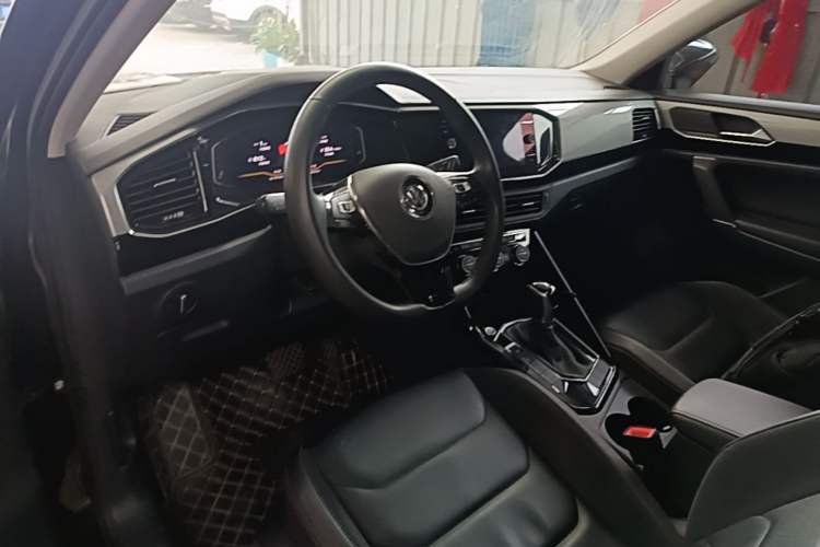 Used Volkswagen Tayron 2019 330TSI Two-Wheel-Drive Luxury Plus China VI Standard Center Console