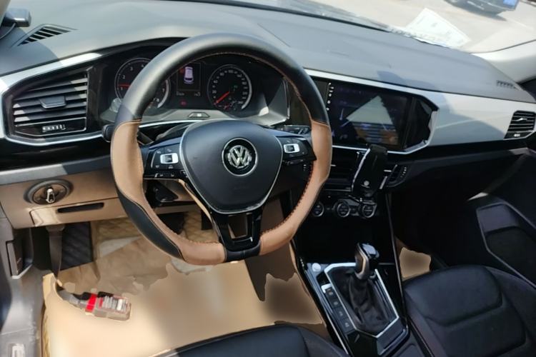 Used Volkswagen Tayron 2019 Teramont Edition 280TSI Two-Wheel Drive Luxury Model China VI Standard Center Console