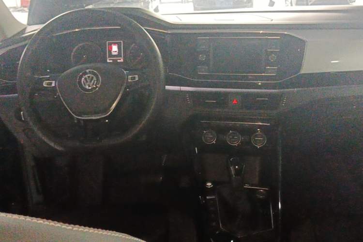 Used Volkswagen Tayron 2019 330TSI Two-Wheel-Drive Luxury Version China V Emission Standard Center Console