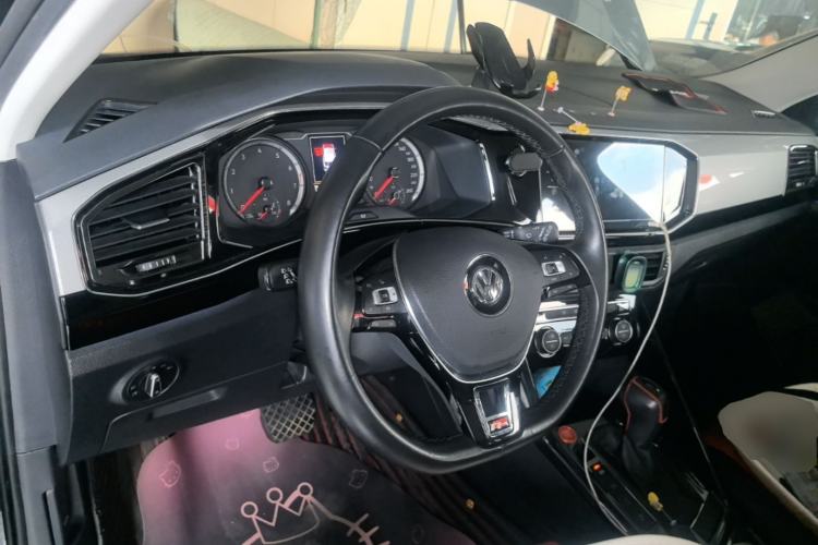 Used Volkswagen Tayron 2019 330TSI Two-Wheel Drive Luxury Model China VI Standard Center Console