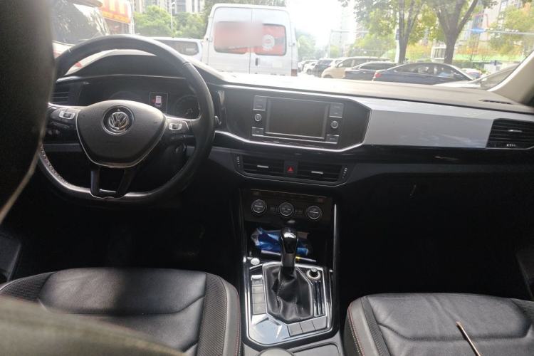Used Volkswagen Tayron 2019 330TSI Two-Wheel Drive Luxury Model China VI Standard Center Console