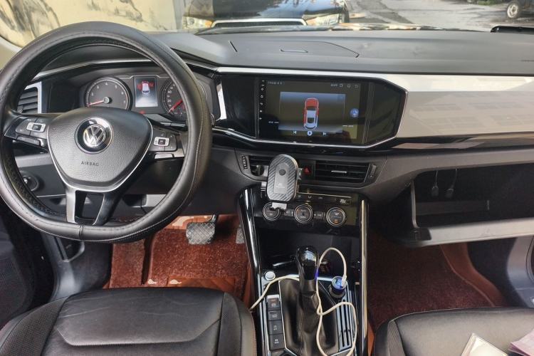 Used Volkswagen Tayron 2019 330TSI Two-Wheel Drive Luxury Model China VI Standard Center Console