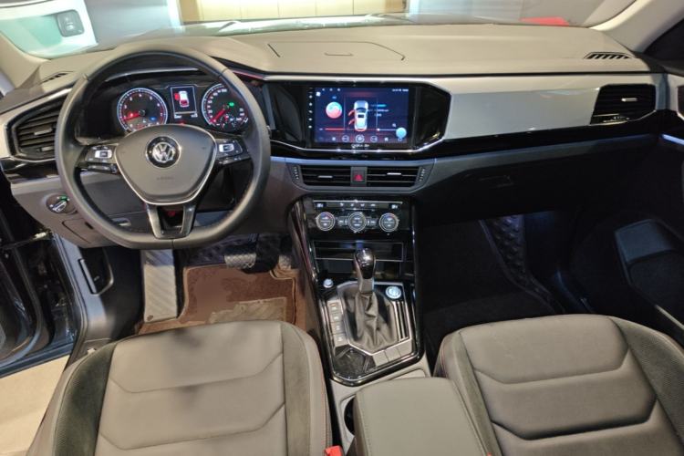 Used Volkswagen Tayron 2019 330TSI Two-Wheel Drive Luxury Model China VI Standard Center Console