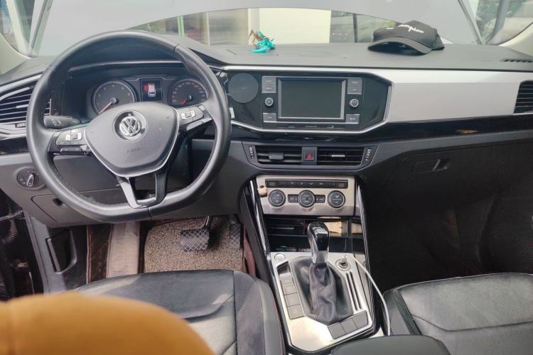 Used Volkswagen Tayron 2019 330TSI Two-Wheel-Drive Luxury Version China V Emission Standard Center Console
