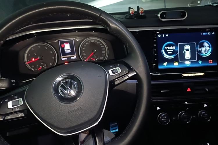 Used Volkswagen Tayron 2019 330TSI Two-Wheel Drive Luxury Model China VI Standard Center Console