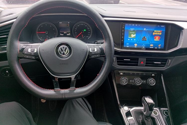 Used Volkswagen Tayron 2019 330TSI Two-Wheel Drive Luxury Model China VI Standard Center Console