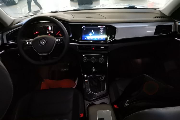 Used Volkswagen Tayron 2019 330TSI Two-Wheel Drive Luxury Model China VI Standard Center Console
