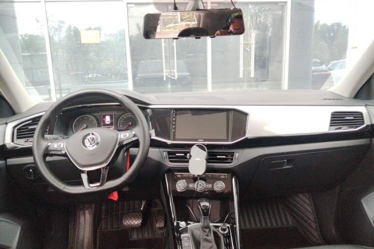 Used Volkswagen Tayron 2019 330TSI Two-Wheel-Drive Luxury Version China V Emission Standard Center Console