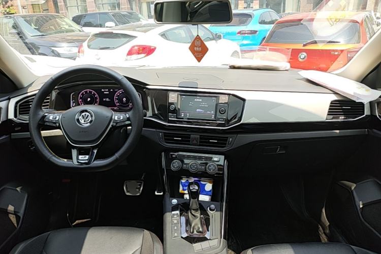 Used Volkswagen Tayron 2019 330TSI Two-Wheel Drive Luxury Model China VI Standard Center Console