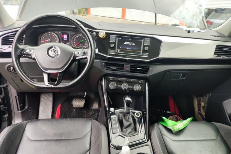 Used Volkswagen Tayron 2019 330TSI Two-Wheel Drive Luxury Model China VI Standard Center Console