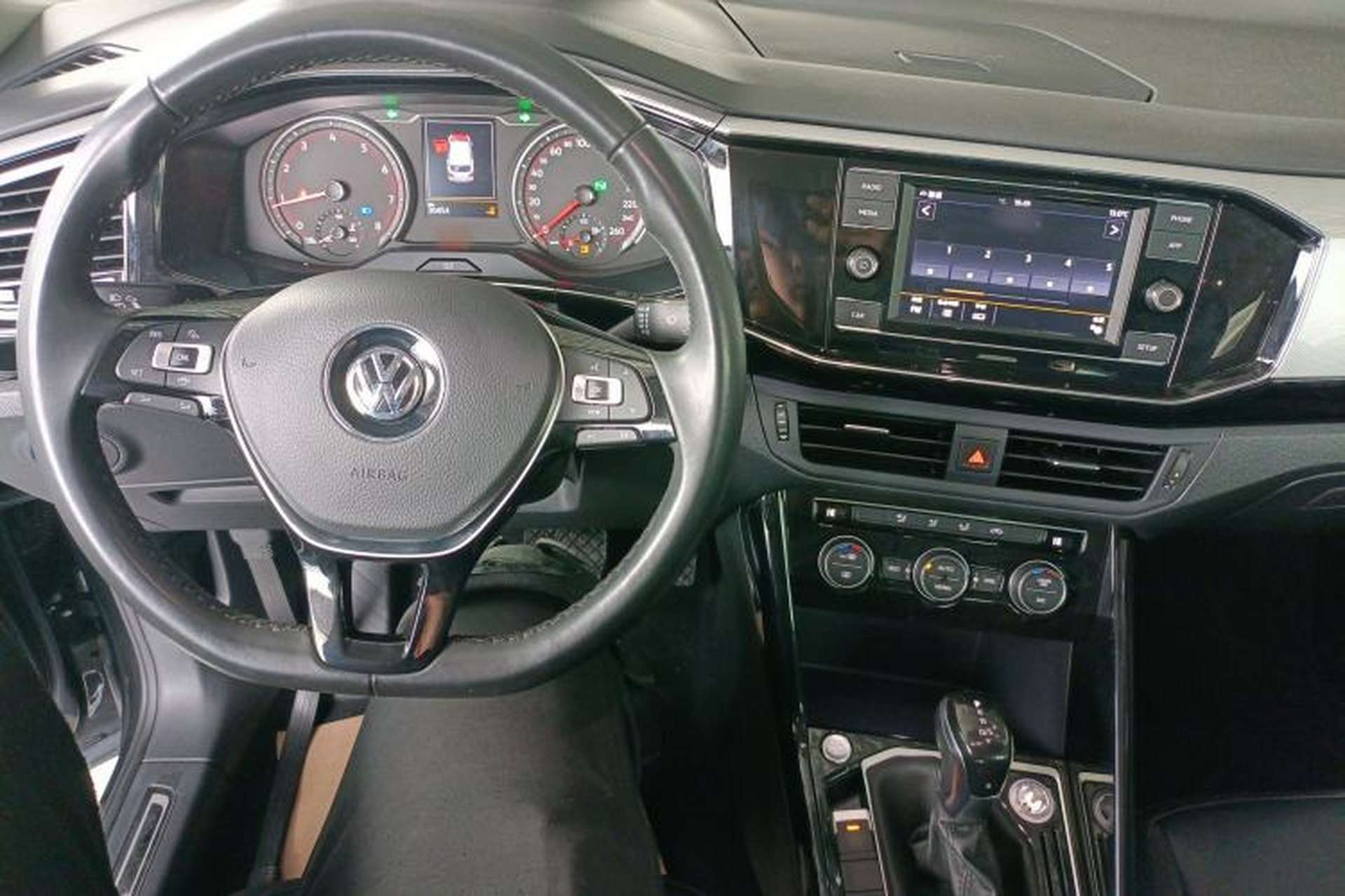 Used Volkswagen Tayron 2019 330TSI Two-Wheel Drive Luxury Model China VI Standard Center Console