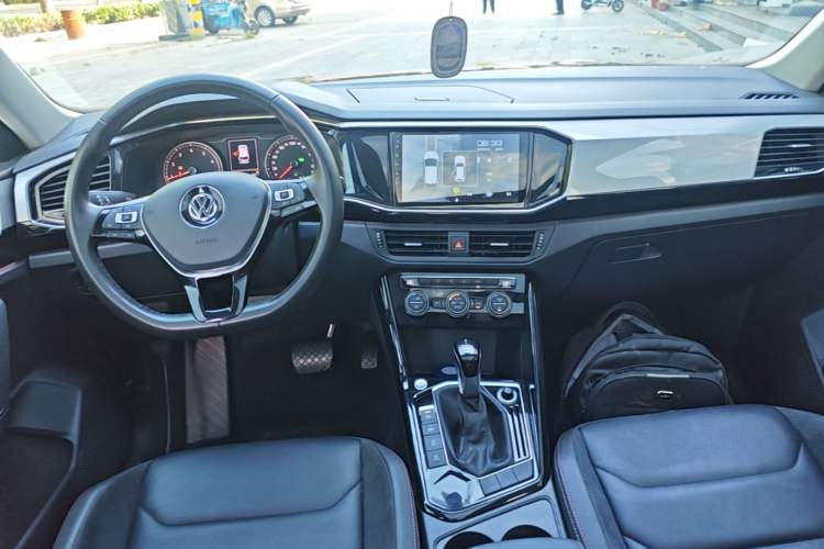 Used Volkswagen Tayron 2019 330TSI Two-Wheel Drive Luxury Model China VI Standard Center Console