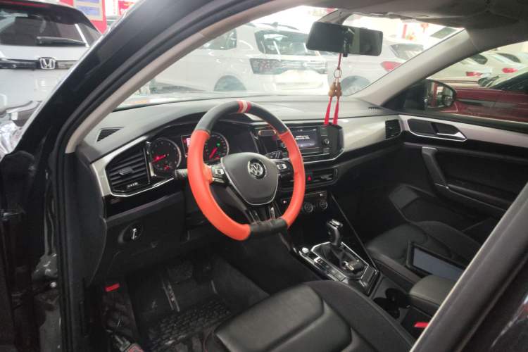 Used Volkswagen Tayron 2019 330TSI Two-Wheel Drive Luxury Model China VI Standard Center Console
