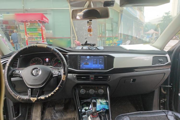 Used Volkswagen Tayron 2019 330TSI Two-Wheel Drive Luxury Model China VI Standard Center Console