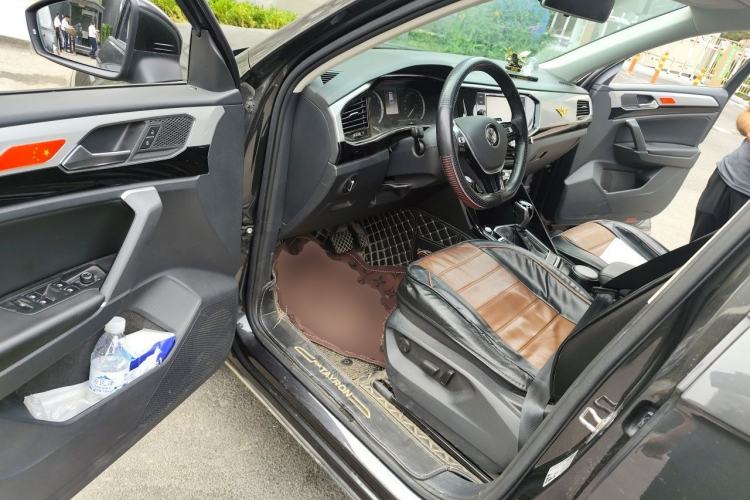 Used Volkswagen Tayron 2019 330TSI Two-Wheel Drive Luxury Model China VI Standard Driver Seat