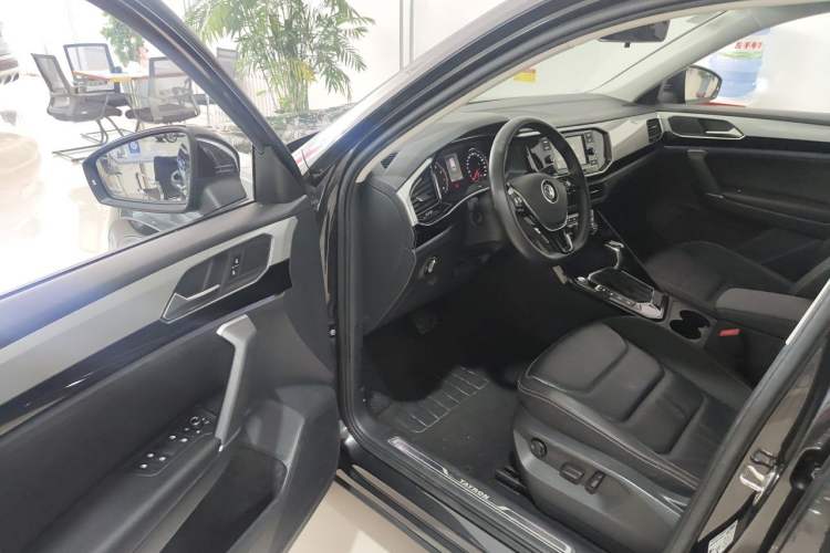 Used Volkswagen Tayron 2019 330TSI Two-Wheel-Drive Luxury Version China V Emission Standard Driver Seat