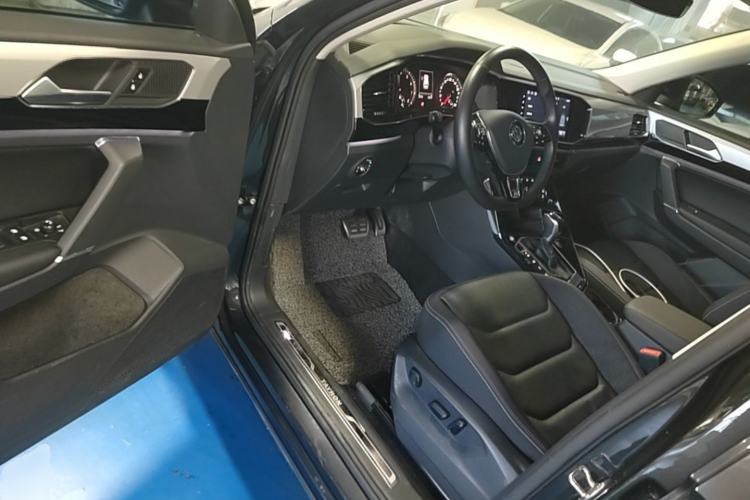 Used Volkswagen Tayron 2019 330TSI Two-Wheel-Drive Luxury Version China V Emission Standard Driver Seat