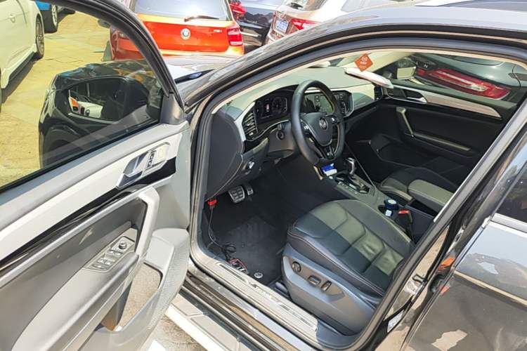 Used Volkswagen Tayron 2019 330TSI Two-Wheel Drive Luxury Model China VI Standard Driver Seat