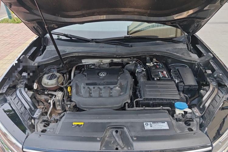Used Volkswagen Tayron 2019 330TSI Two-Wheel Drive Luxury Model China VI Standard Engine Bay