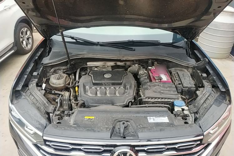 Used Volkswagen Tayron 2019 330TSI Two-Wheel Drive Luxury Model China VI Standard Engine Bay