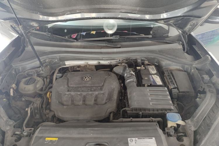 Used Volkswagen Tayron 2019 330TSI Two-Wheel Drive Luxury Model China VI Standard Engine Bay