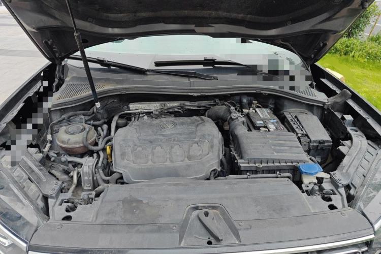 Used Volkswagen Tayron 2019 330TSI Two-Wheel Drive Luxury Model China VI Standard Engine Bay