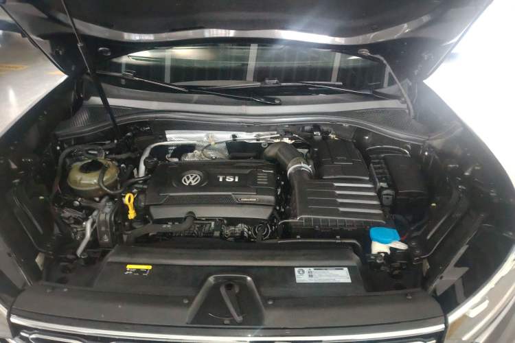 Used Volkswagen Tayron 2019 380TSI All-Wheel Drive R-Line China V-standard Engine Bay