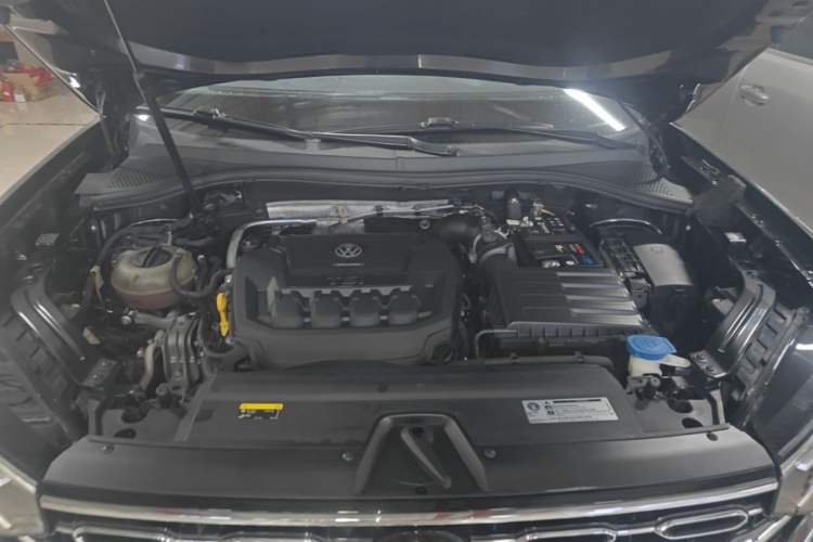 Used Volkswagen Tayron 2019 330TSI Two-Wheel-Drive Luxury Version China V Emission Standard Engine Bay