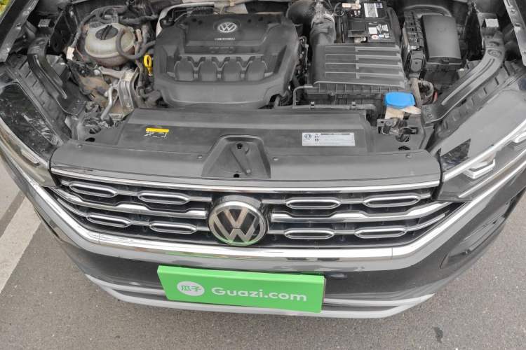 Used Volkswagen Tayron 2019 330TSI Two-Wheel-Drive Luxury Version China V Emission Standard Engine Bay