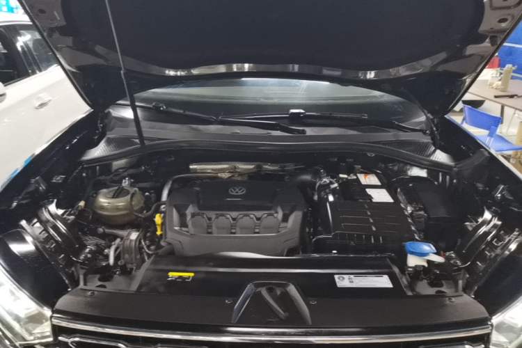 Used Volkswagen Tayron 2019 330TSI Two-Wheel Drive Luxury Model China VI Standard Engine Bay