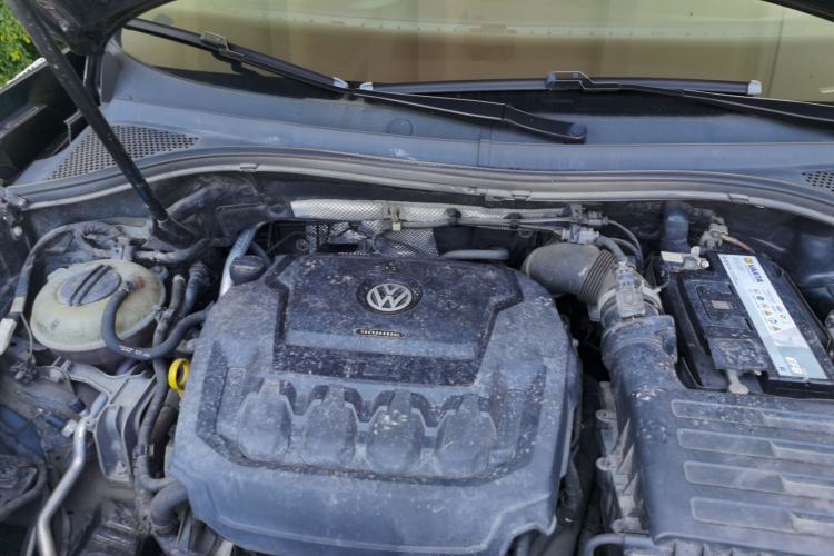 Used Volkswagen Tayron 2019 330TSI Two-Wheel Drive Luxury Model China VI Standard Engine Bay