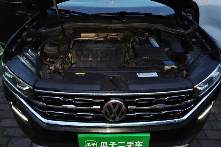 Used Volkswagen Tayron 2019 330TSI Two-Wheel Drive Luxury Model China VI Standard Engine Bay