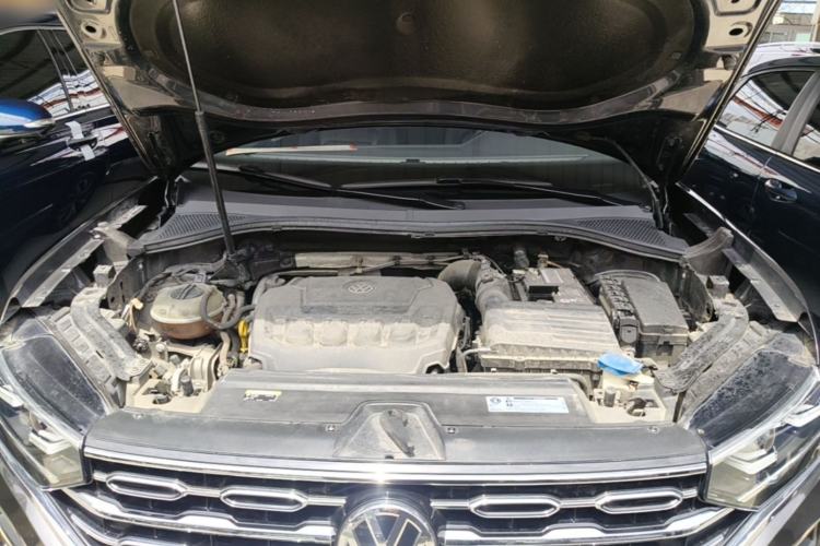 Used Volkswagen Tayron 2019 330TSI Two-Wheel Drive Luxury Model China VI Standard Engine Bay