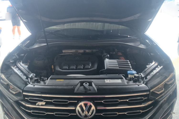 Used Volkswagen Tayron 2019 330TSI Two-Wheel Drive Luxury Model China VI Standard Engine Bay